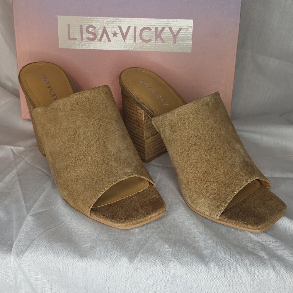 Lisa Vicky Cognac Suede Sandals. Sz 10M. Style Virtue-V.
